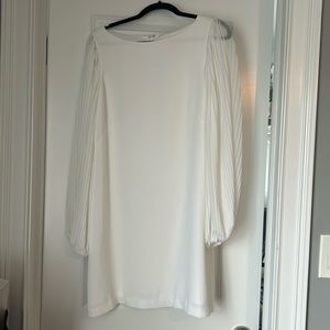 White House and Black Market short dress. Color White. Size 8.